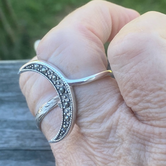 SOLD 💲Crescent Moon Ring .925 Sterling Silver w/ Marcasite large Peter Stone - Picture 8 of 9